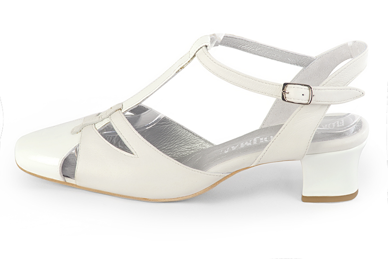 Off white women's open back T-strap shoes. Round toe. Low kitten heels. Profile view - Florence KOOIJMAN